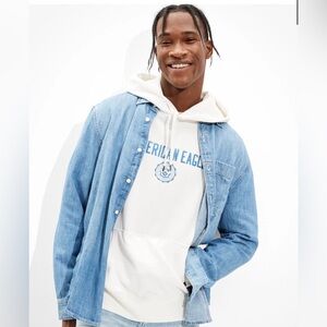 AE Super Soft Denim Everyday‎ Shirt, size Medium, NWT